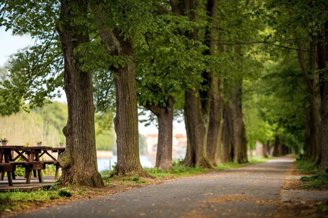 Penzion Labska Marina Podebrady Bagian luar foto